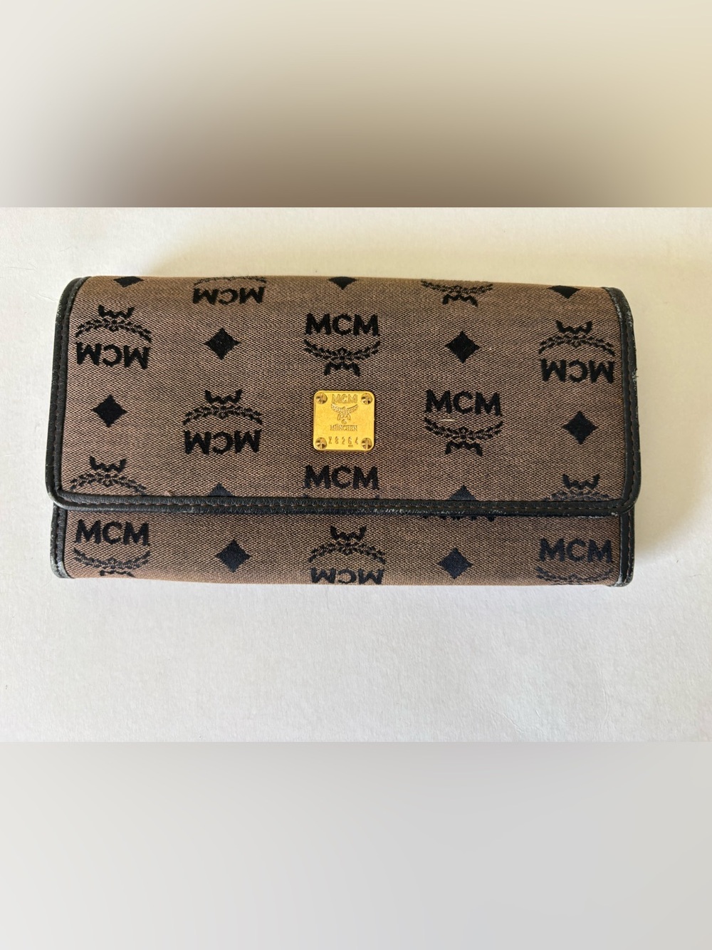 Vintage MCM München Black Leather Wallet Gold Logo Plate X8264